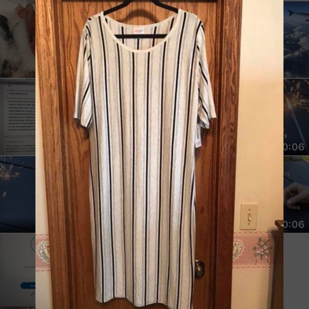 LuLaRoe Julia-BRAND NEW!! 😍